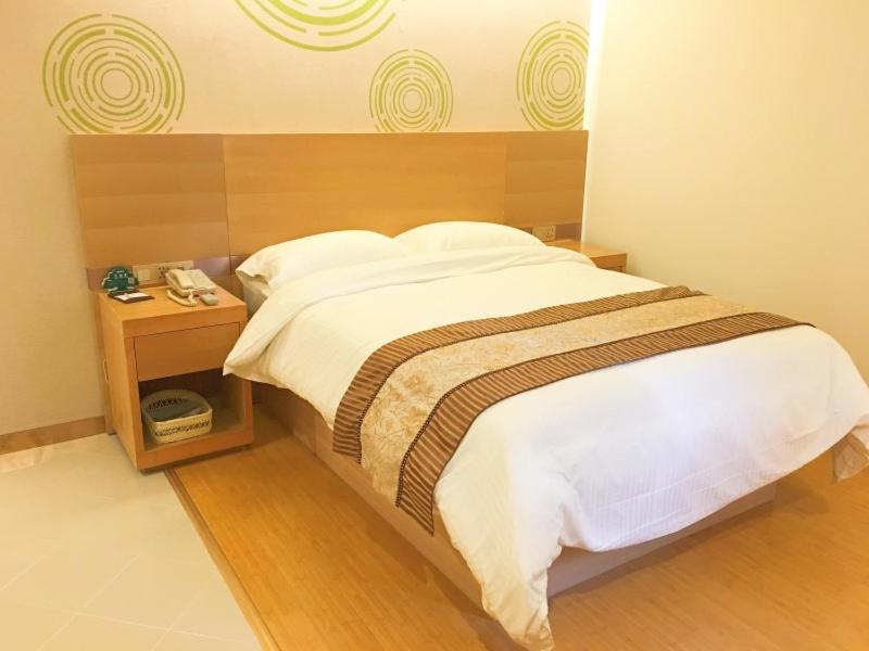 Greentree Inn Jiangxi Fuzhou Gandong Bridge Express Hotel Экстерьер фото